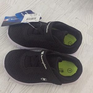 Black toddler sneakers size 7 NWT